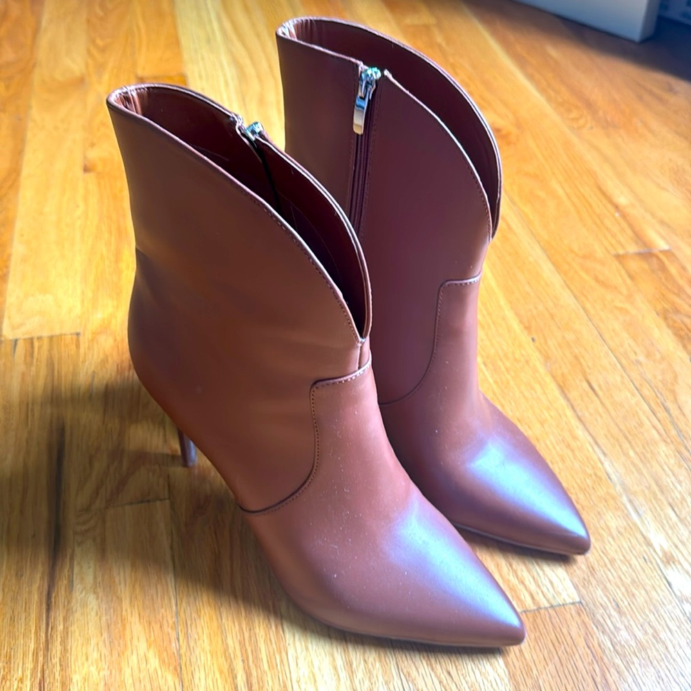 Only wore once nice west boot